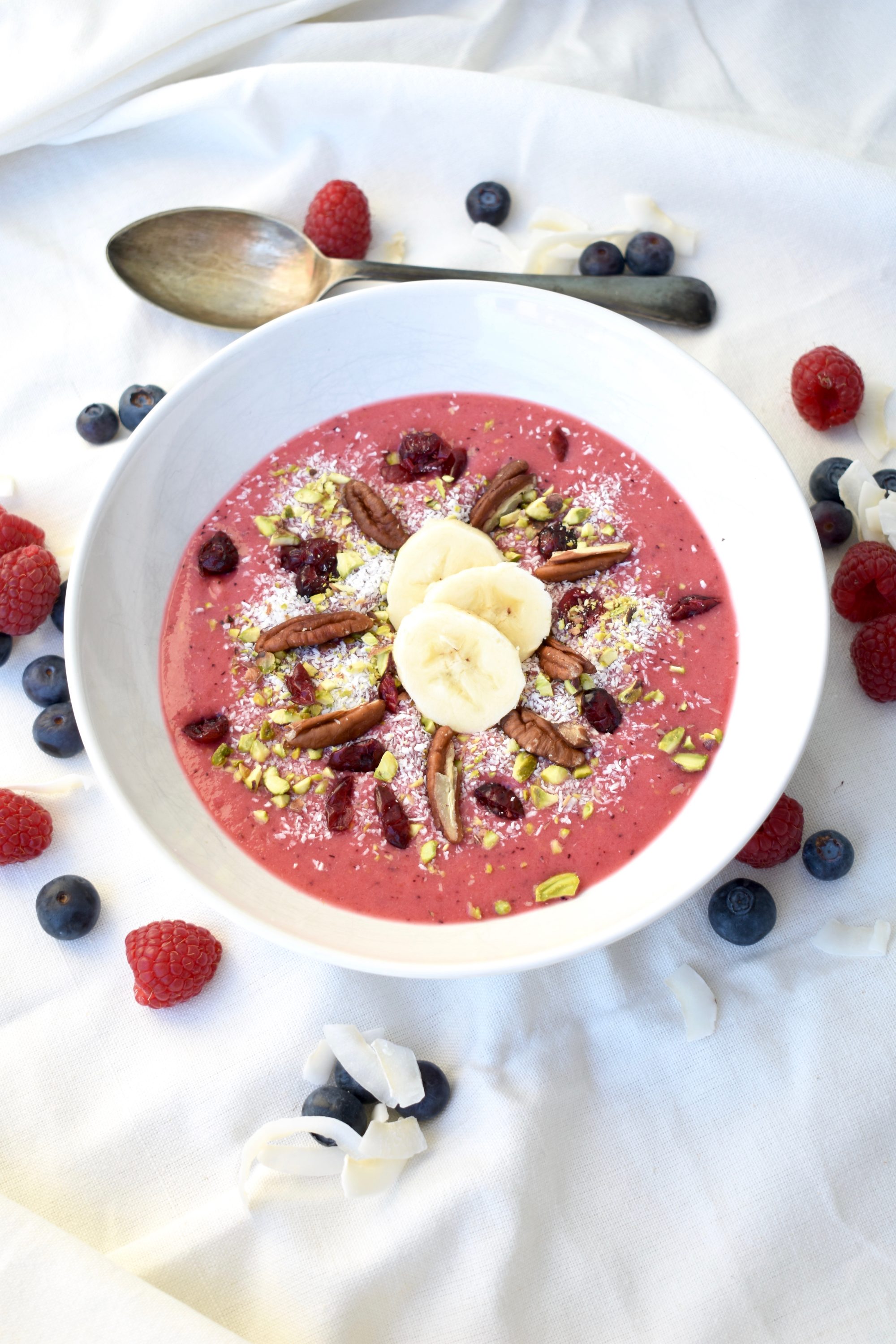 Summer Smoothie Bowl | GastroGays